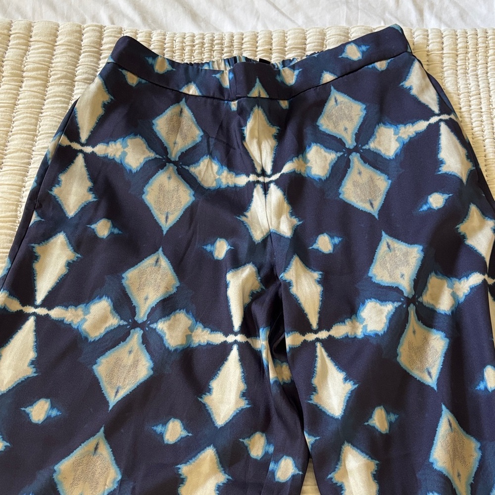 Elastic back blue multi flowy pants